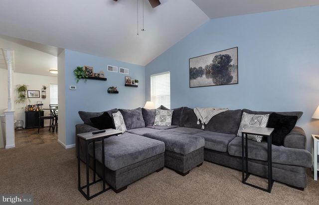 606 BUTTERFLY CIR, Dallastown, PA 17313