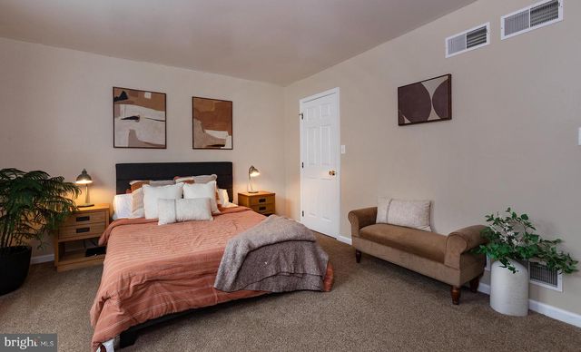 606 BUTTERFLY CIR, Dallastown, PA 17313