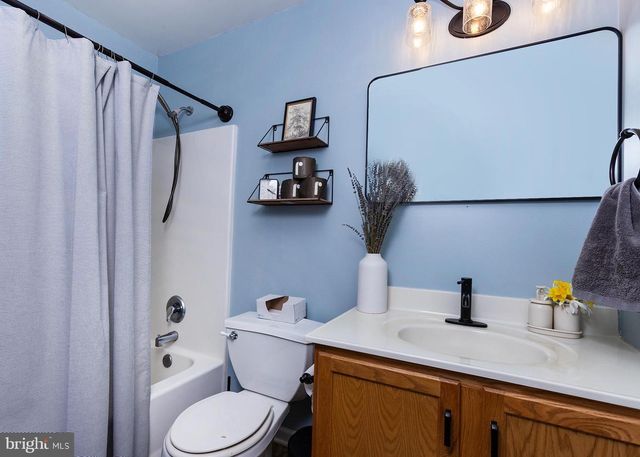 606 BUTTERFLY CIR, Dallastown, PA 17313