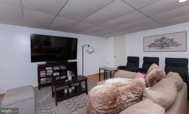 606 BUTTERFLY CIR, Dallastown, PA 17313