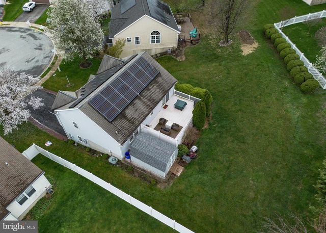 606 BUTTERFLY CIR, Dallastown, PA 17313