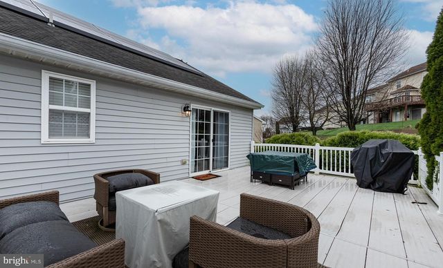 606 BUTTERFLY CIR, Dallastown, PA 17313