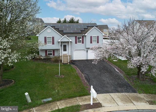 606 BUTTERFLY CIR, Dallastown, PA 17313