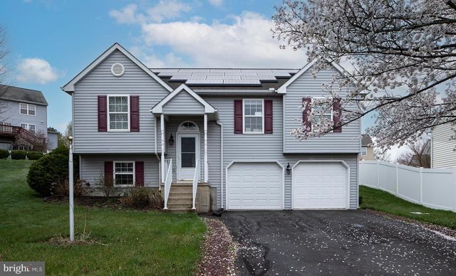 606 BUTTERFLY CIR, Dallastown, PA 17313
