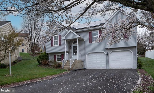606 BUTTERFLY CIR, Dallastown, PA 17313