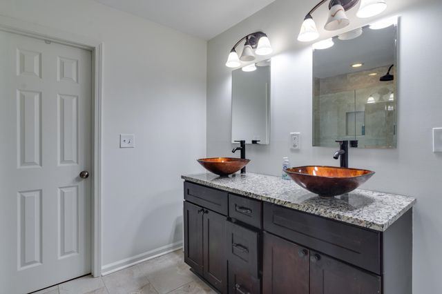3757 N SWAN RIDGE CIR, Memphis, TN 38122