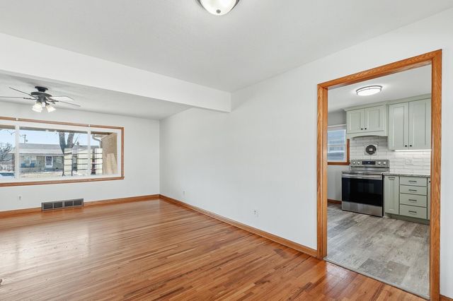 4034 E Countryside Plz, Wichita, KS 67218