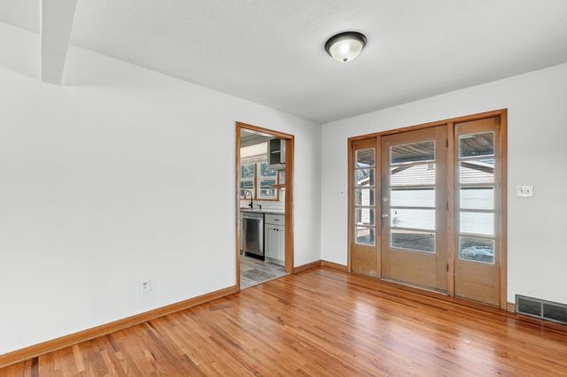 4034 E Countryside Plz, Wichita, KS 67218