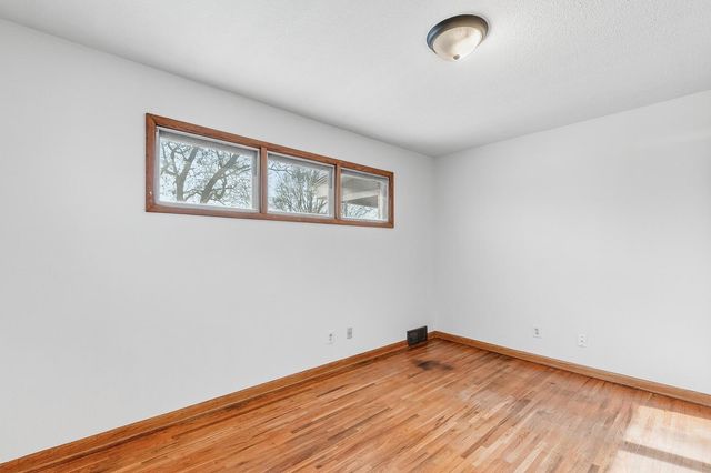 4034 E Countryside Plz, Wichita, KS 67218