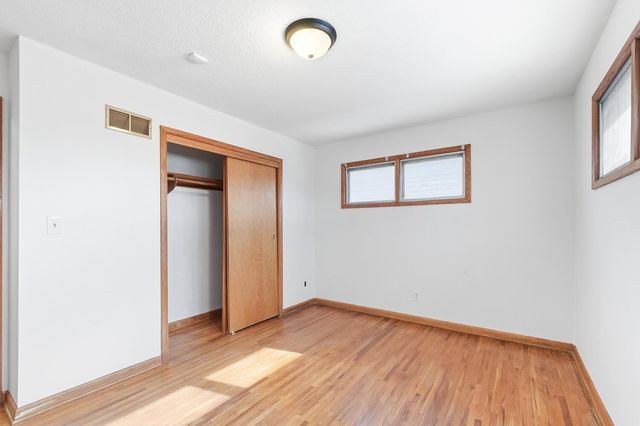 4034 E Countryside Plz, Wichita, KS 67218