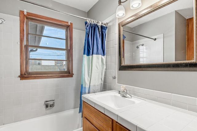 4034 E Countryside Plz, Wichita, KS 67218