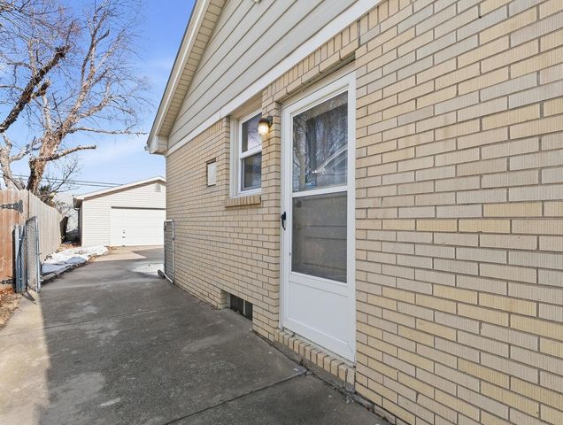 4034 E Countryside Plz, Wichita, KS 67218