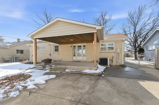 4034 E Countryside Plz, Wichita, KS 67218