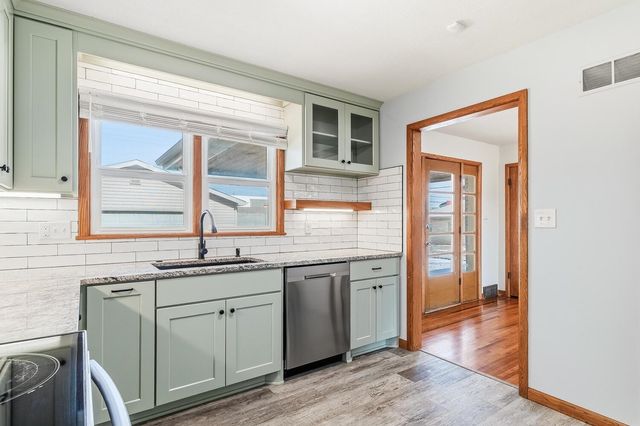 4034 E Countryside Plz, Wichita, KS 67218