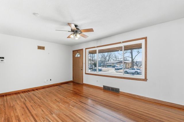 4034 E Countryside Plz, Wichita, KS 67218