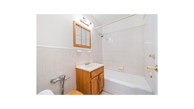 6300 Riverdale Ave Apt 5A, New York City, NY 10471