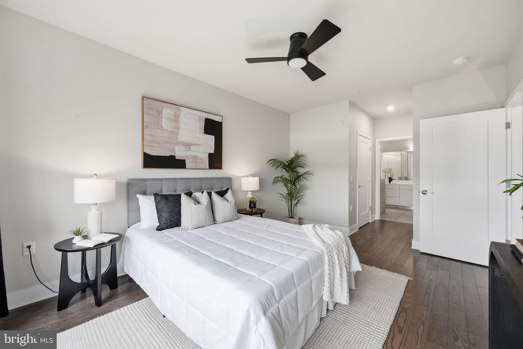 Image 12 of property listing at 502 DIAMONDBACK DR #310, Gaithersburg, MD 20878