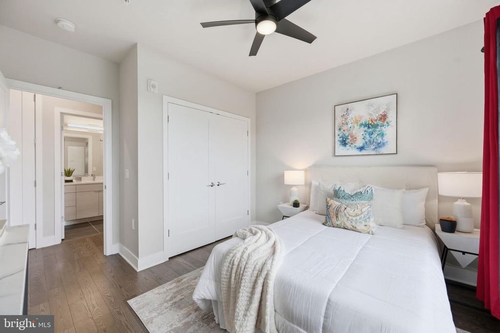 Image 16 of property listing at 502 DIAMONDBACK DR #310, Gaithersburg, MD 20878