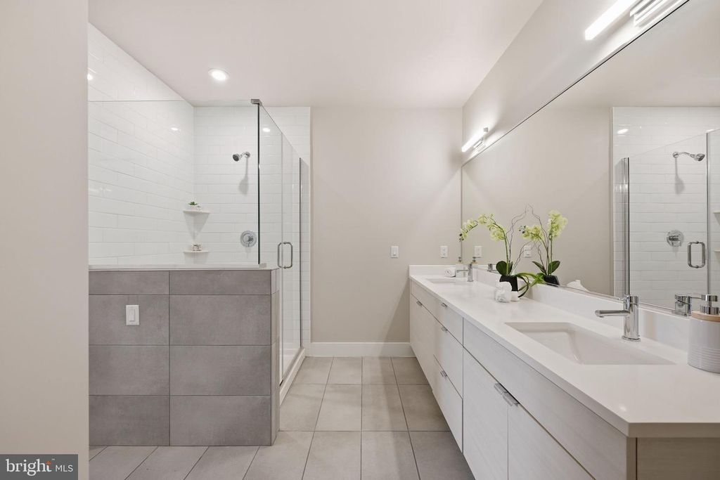 Image 17 of property listing at 502 DIAMONDBACK DR #310, Gaithersburg, MD 20878