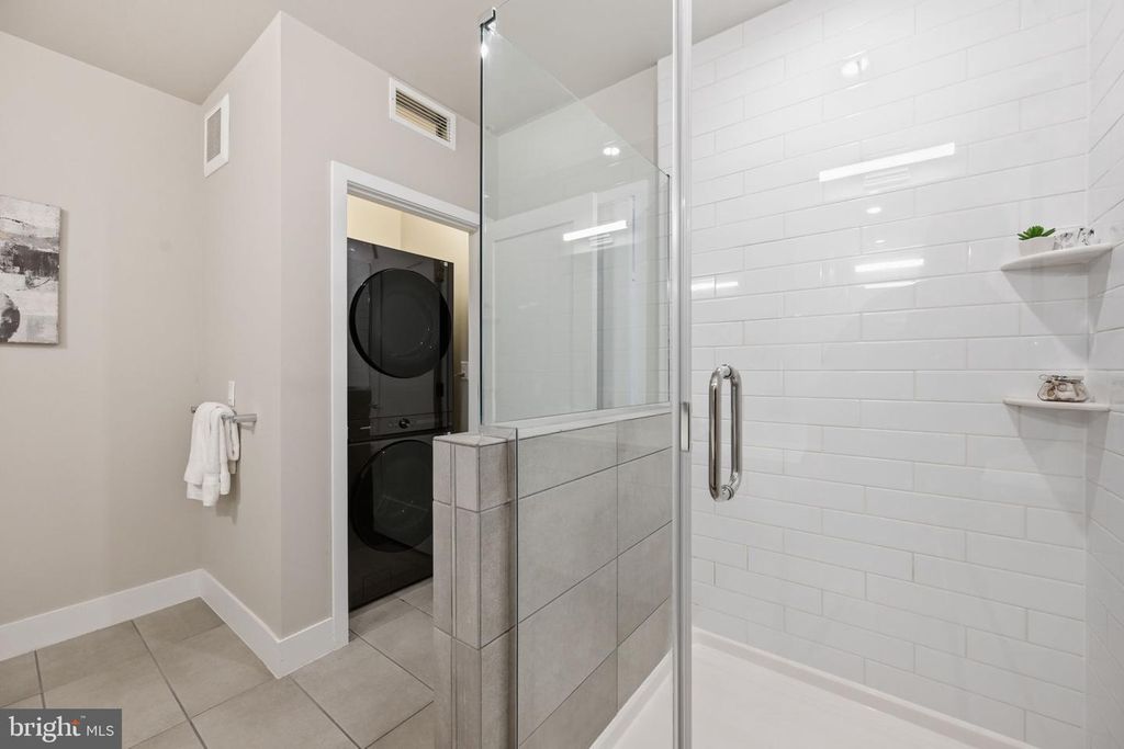 Image 24 of property listing at 502 DIAMONDBACK DR #310, Gaithersburg, MD 20878