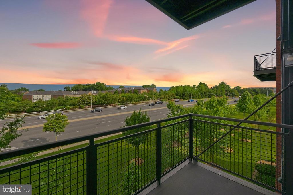 Image 27 of property listing at 502 DIAMONDBACK DR #310, Gaithersburg, MD 20878
