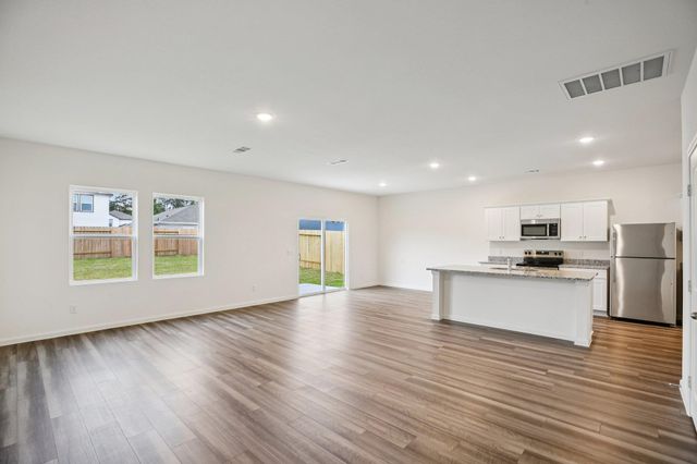 607 Lagoon DR, Maxwell, TX 78656