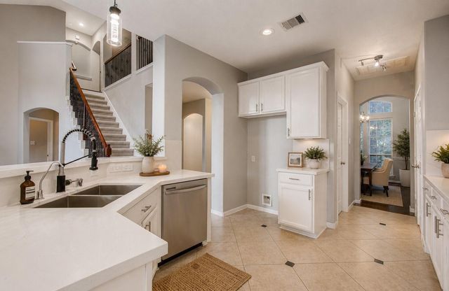 302 Trillium Drive, Sugar Land, TX 77479