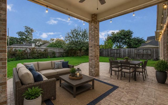 302 Trillium Drive, Sugar Land, TX 77479