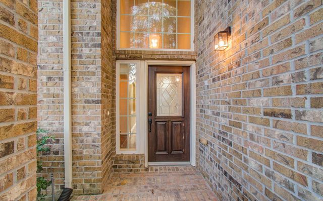 302 Trillium Drive, Sugar Land, TX 77479