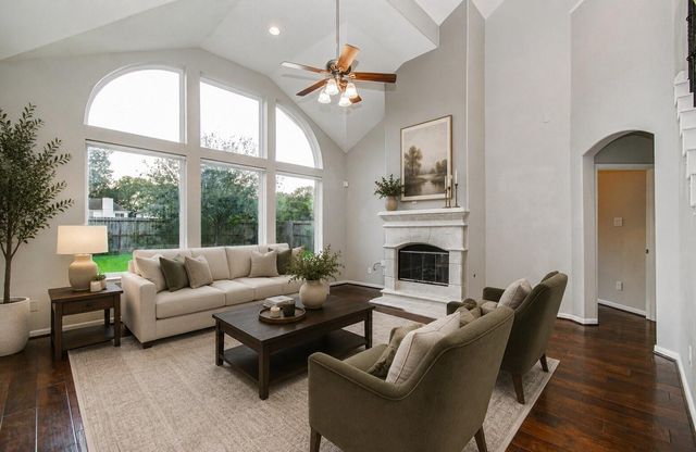 302 Trillium Drive, Sugar Land, TX 77479