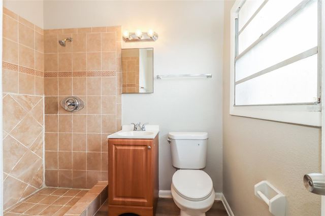 1332 WARRINGTON WAY, Tampa, FL 33619