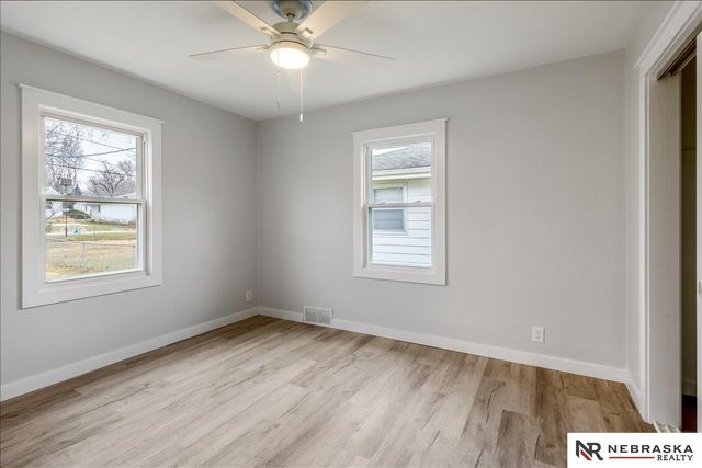 821 N 77th Street, Omaha, NE 68114