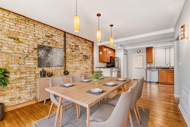 2033 W Fargo Avenue 2, Chicago, IL 60645