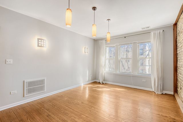 2033 W Fargo Avenue 2, Chicago, IL 60645