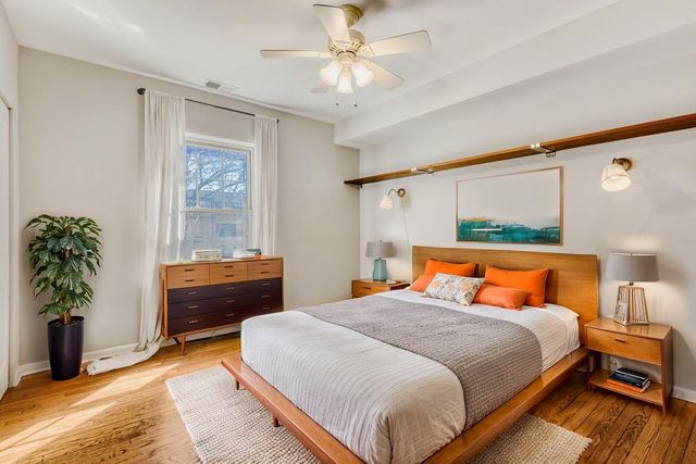 2033 W Fargo Avenue 2, Chicago, IL 60645