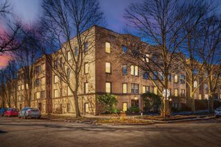 2033 W Fargo Avenue 2, Chicago, IL 60645