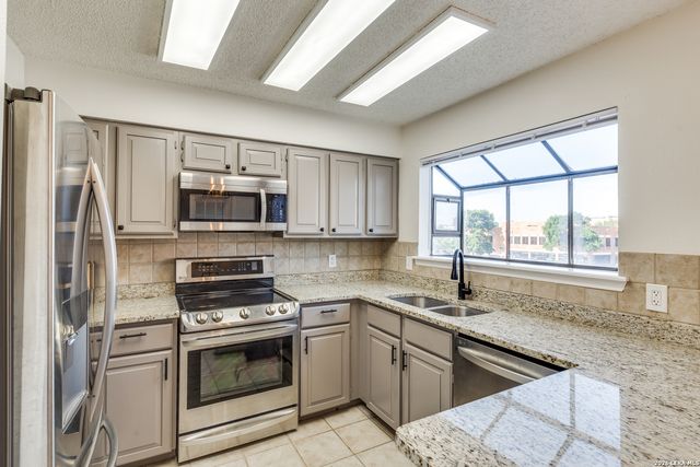 7738 Chambers Rd Apt 501, San Antonio, TX 78229