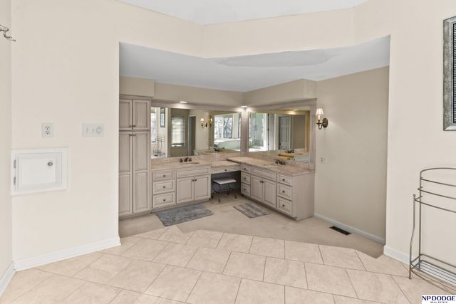 11227 William Plaza, Omaha, NE 68144