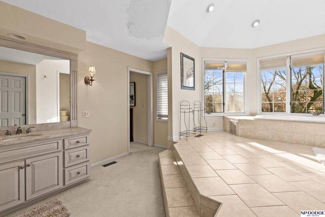 11227 William Plaza, Omaha, NE 68144