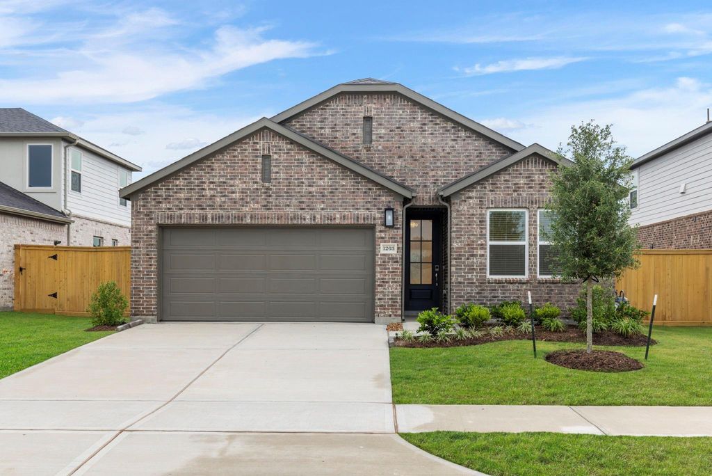 1203 Buffalo Run, Tomball, TX 77375