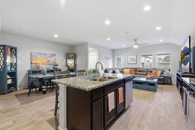 11225 34th Avenue N, Texas City, TX 77591