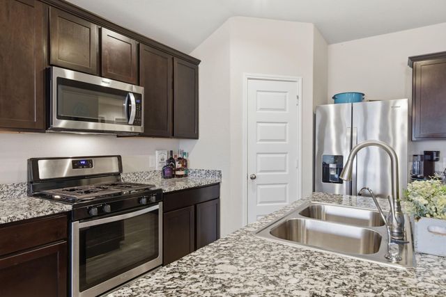 11225 34th Avenue N, Texas City, TX 77591