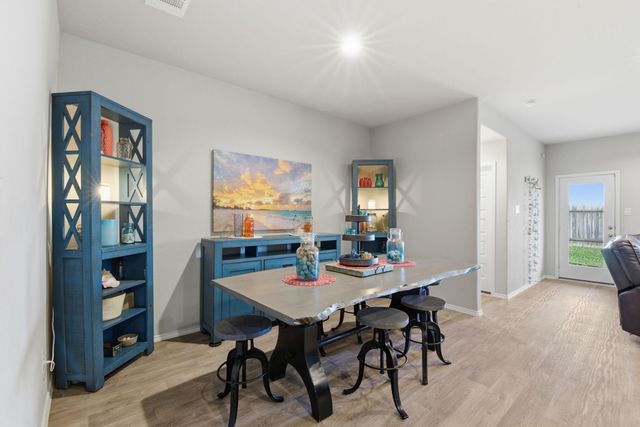 11225 34th Avenue N, Texas City, TX 77591