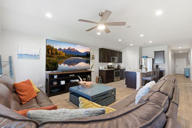 11225 34th Avenue N, Texas City, TX 77591