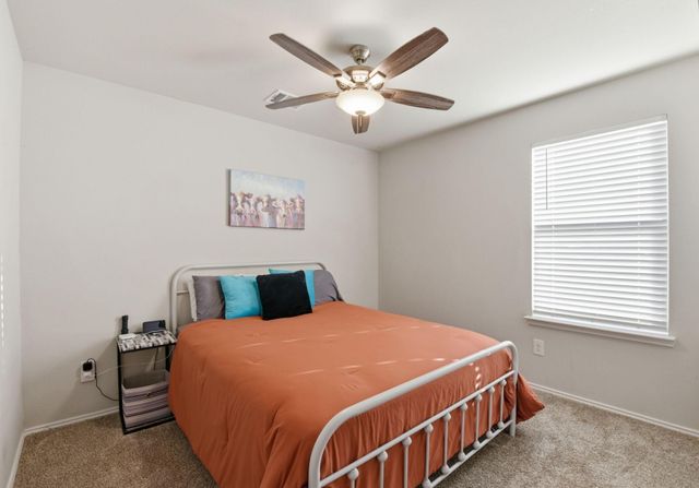 11225 34th Avenue N, Texas City, TX 77591