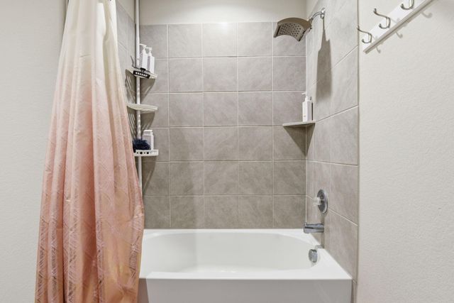 11225 34th Avenue N, Texas City, TX 77591