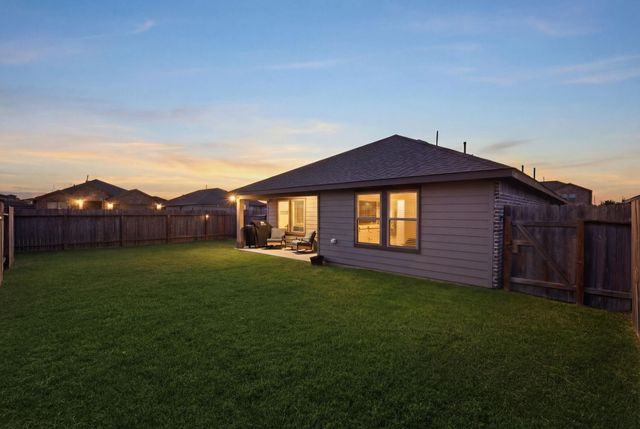 11225 34th Avenue N, Texas City, TX 77591