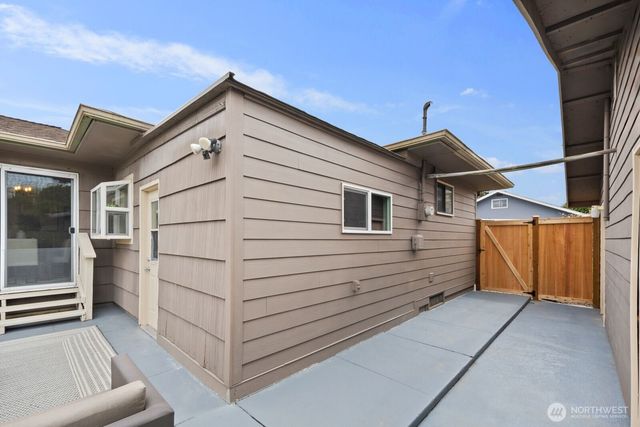 720 Wood Avenue, Sumner, WA 98390