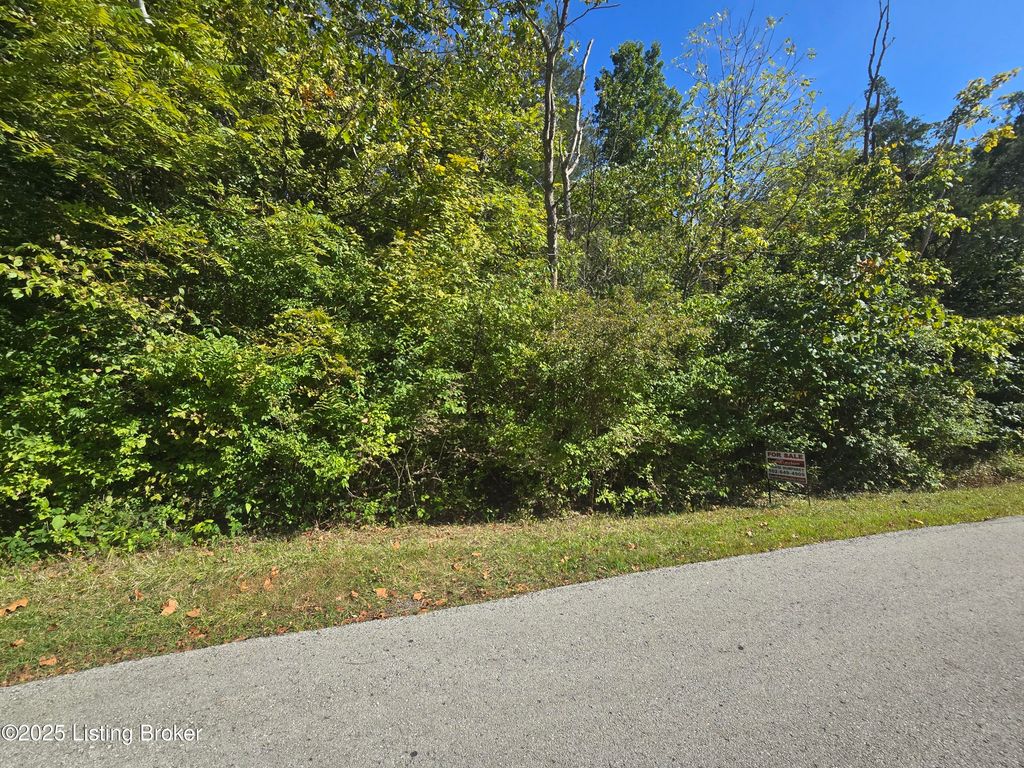 5 Creekwood Dr, Mt Washington, KY 40047