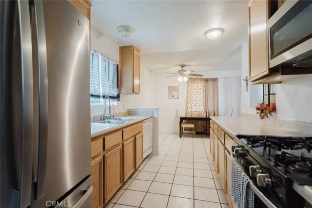 45303 6th Street East, Lancaster, CA 93535